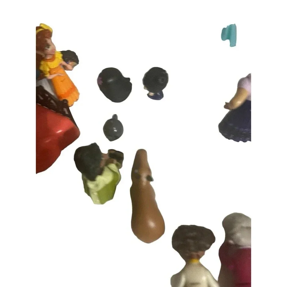 Disney Encanto Ultimate Madrigal Family Gift Set Of 15